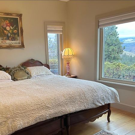Under The Tree - Bed & Breakfast Kelowna Exterior foto