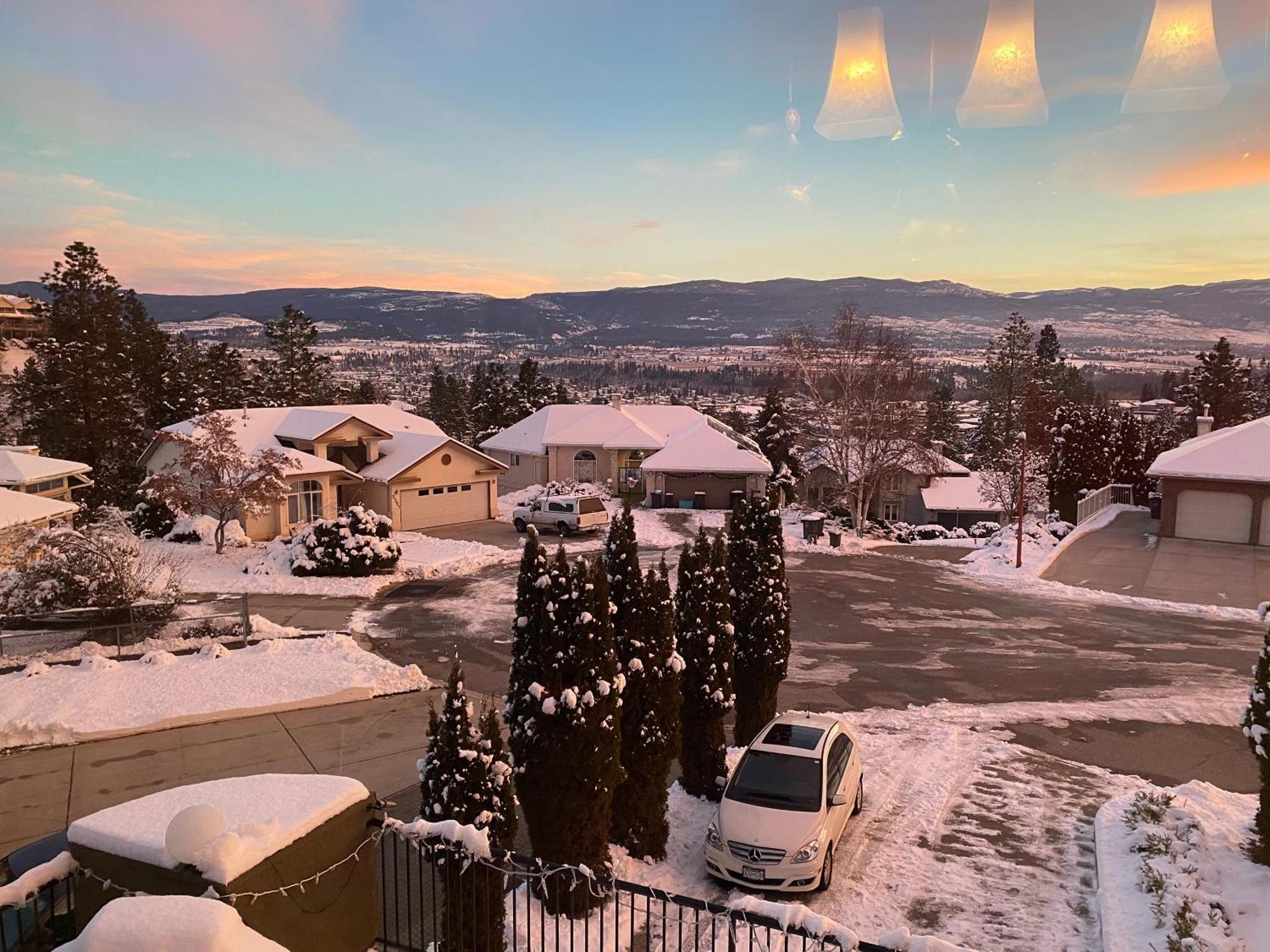 Under The Tree - Bed & Breakfast Kelowna Exterior foto